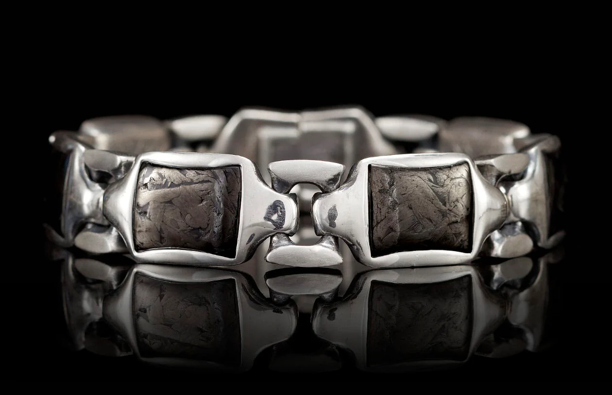 Carbon Retro - Image 2