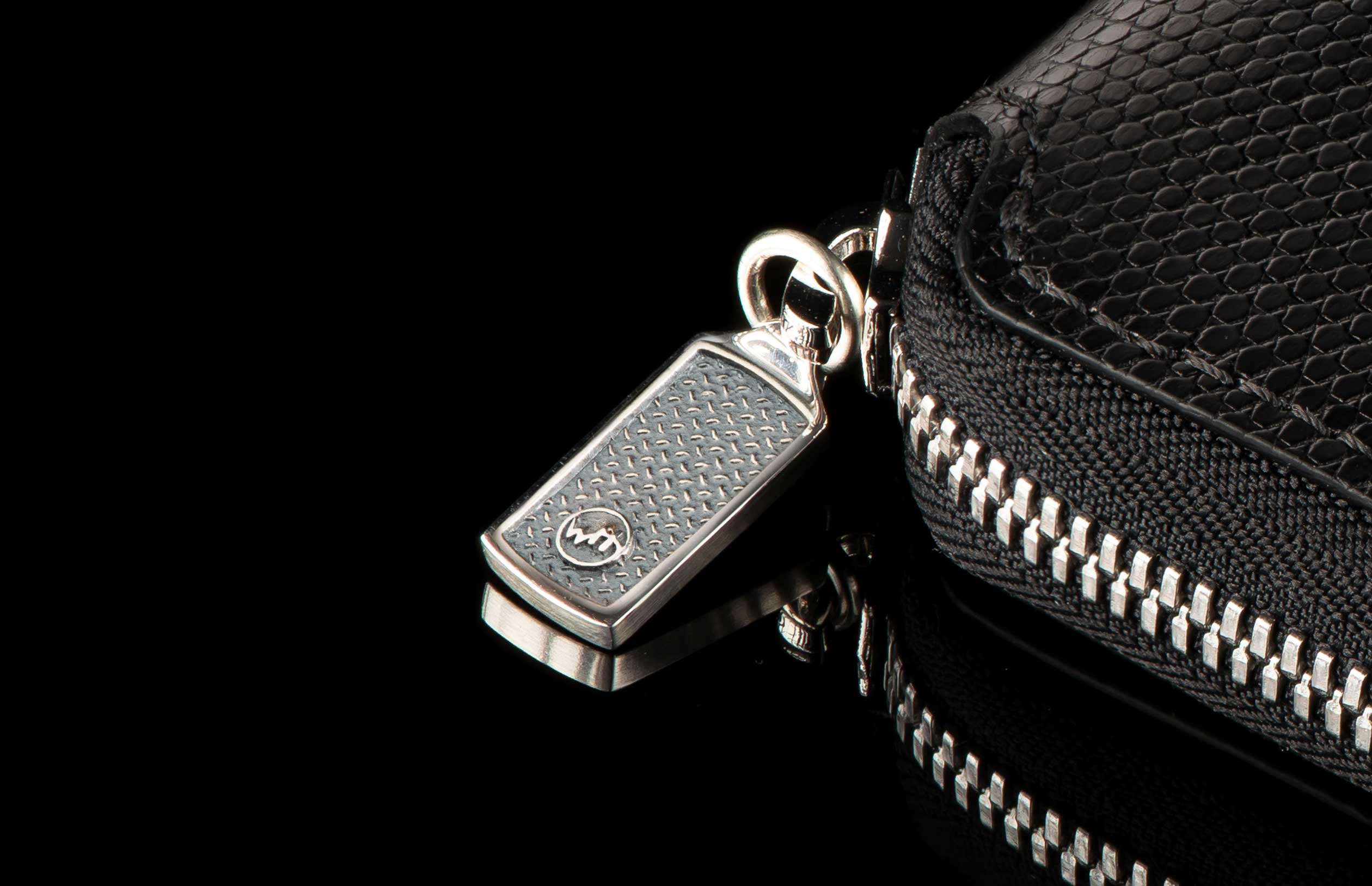 Zipper Bi-Fold - Image 39
